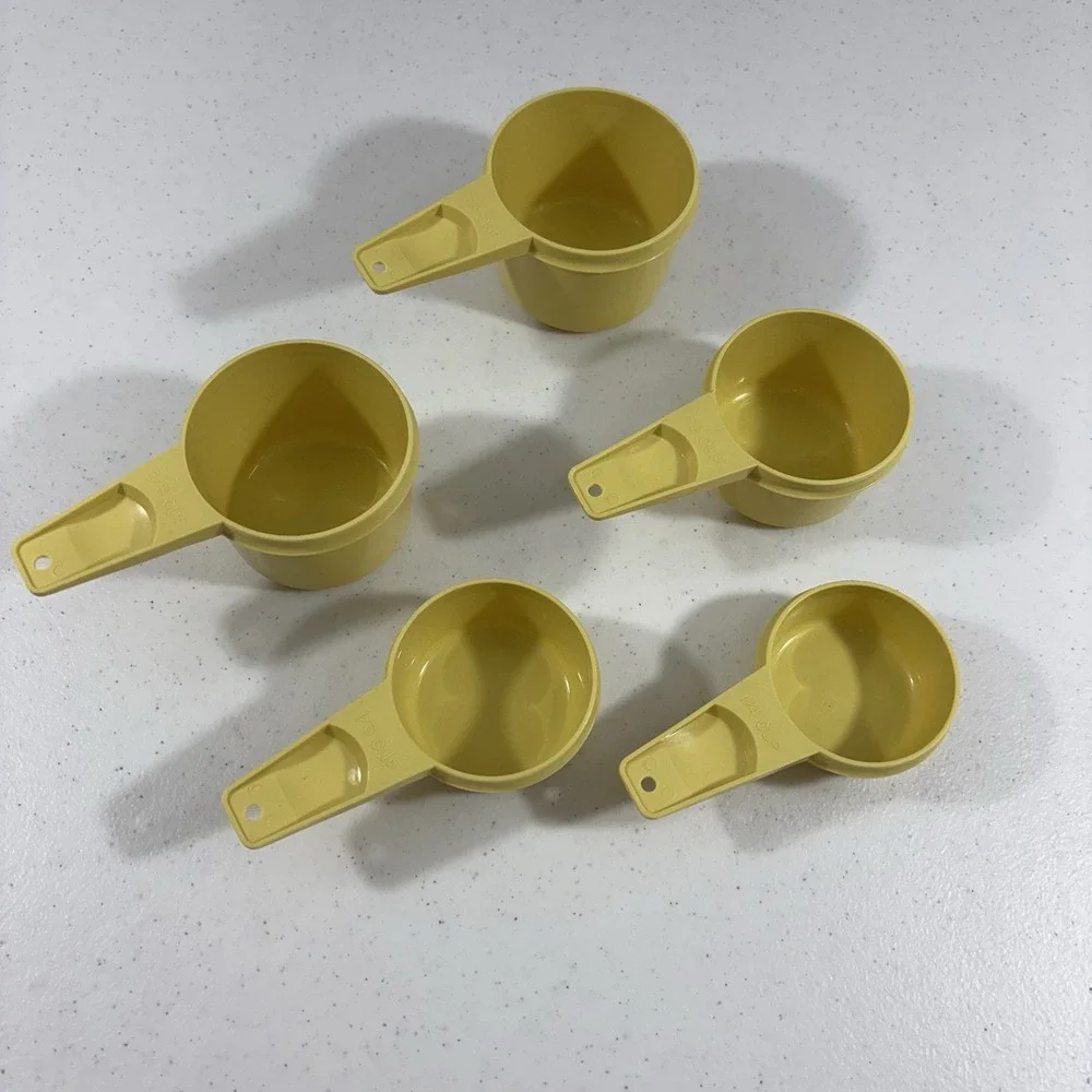 Tupperware Measuring Cups 3/4 2/3 1/2 1/3 1/4 765-2, 762-2, 764-2, 766-2, 761-2